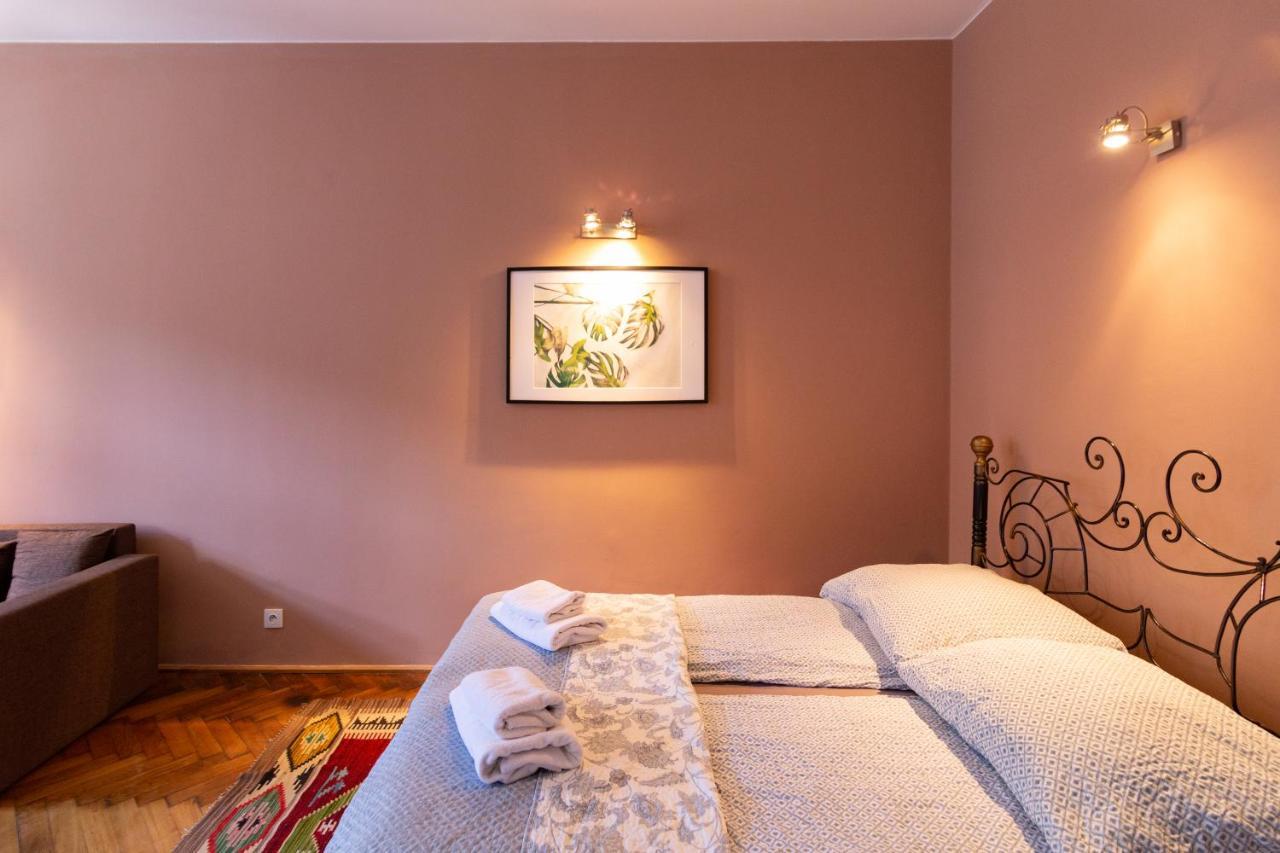 Spacious, Central & Artistic W/Brand New Bathroom! Krakau Exterior foto