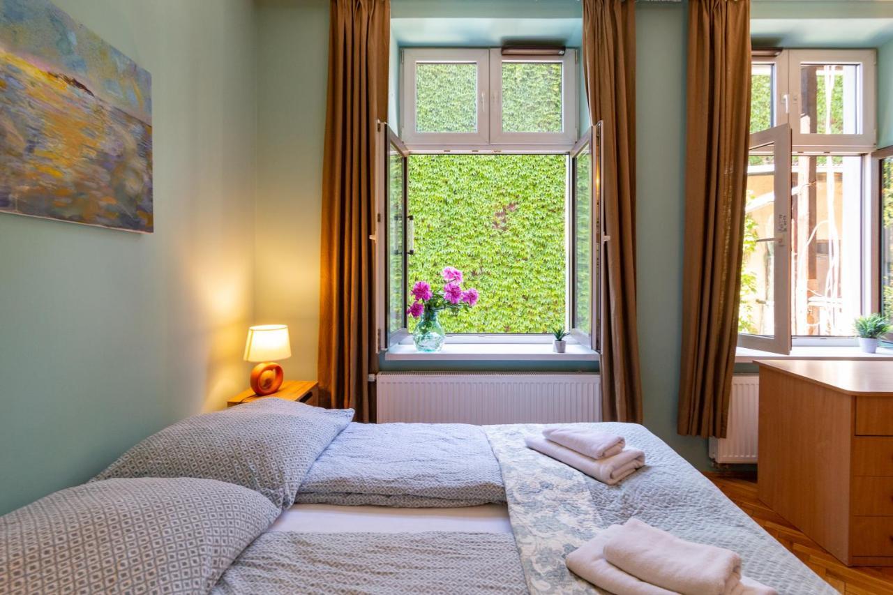 Spacious, Central & Artistic W/Brand New Bathroom! Krakau Exterior foto
